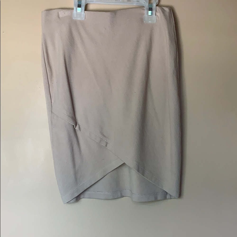 Nude forever 21 skirt !🤩 - Picture 2 of 6